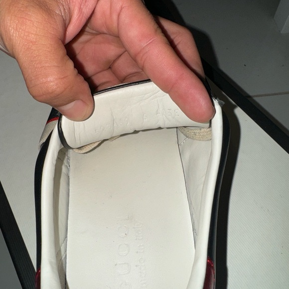 Worn only once beautiful BLACK GUCCI sneakers - Picture 11 of 11